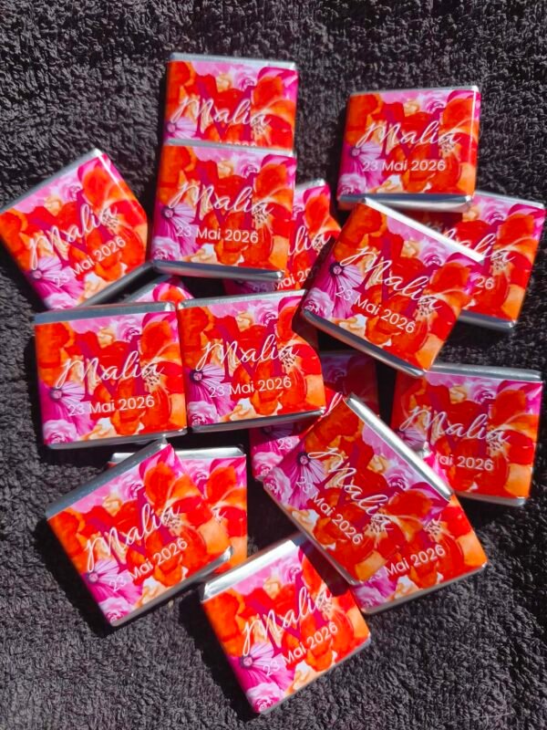 Carrés de chocolat noir personnalisés avec emballage sur mesure pour événement